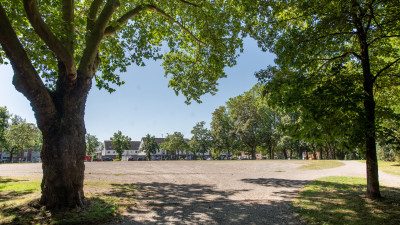Ein leerer Festplatz